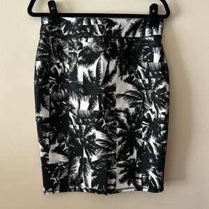 Beautiful Fabletics compression stretch pencil skirt - NWT large